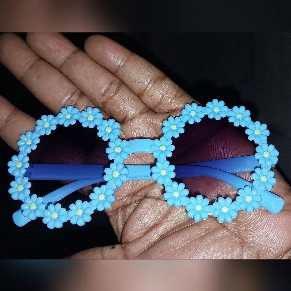 Blue Super cute floral rim kids sunglasses